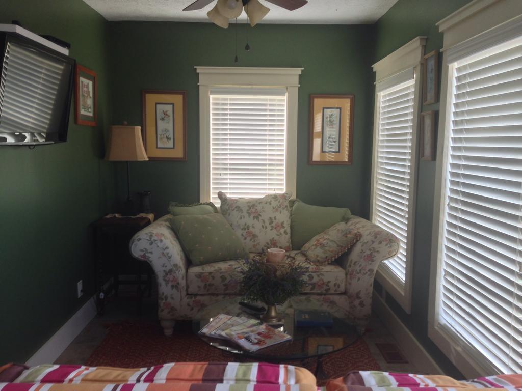 The Destination Llc Bed & Breakfast Salem