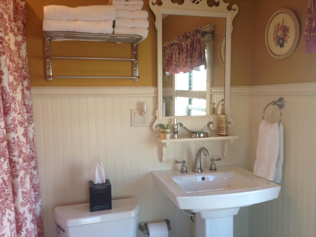 The Destination Llc 3* Salem